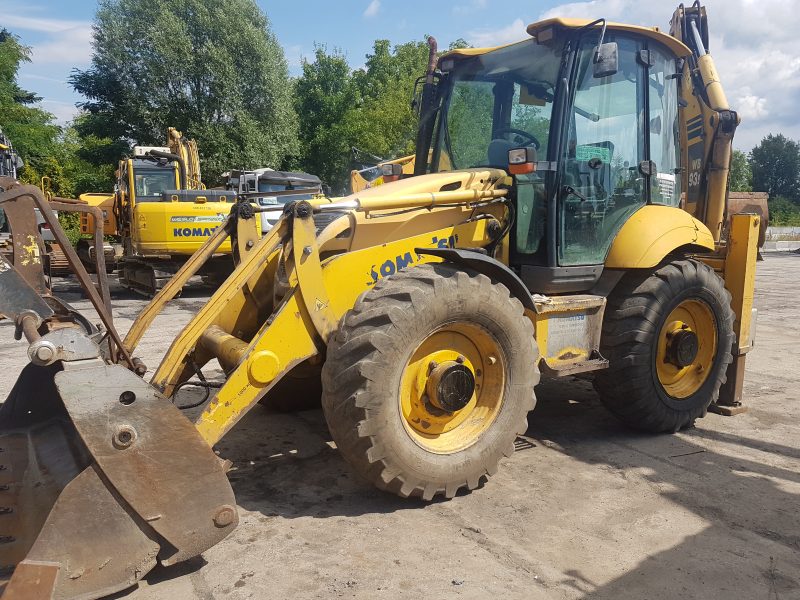 Koparko ładowarka Komatsu WB93S na sprzedaż